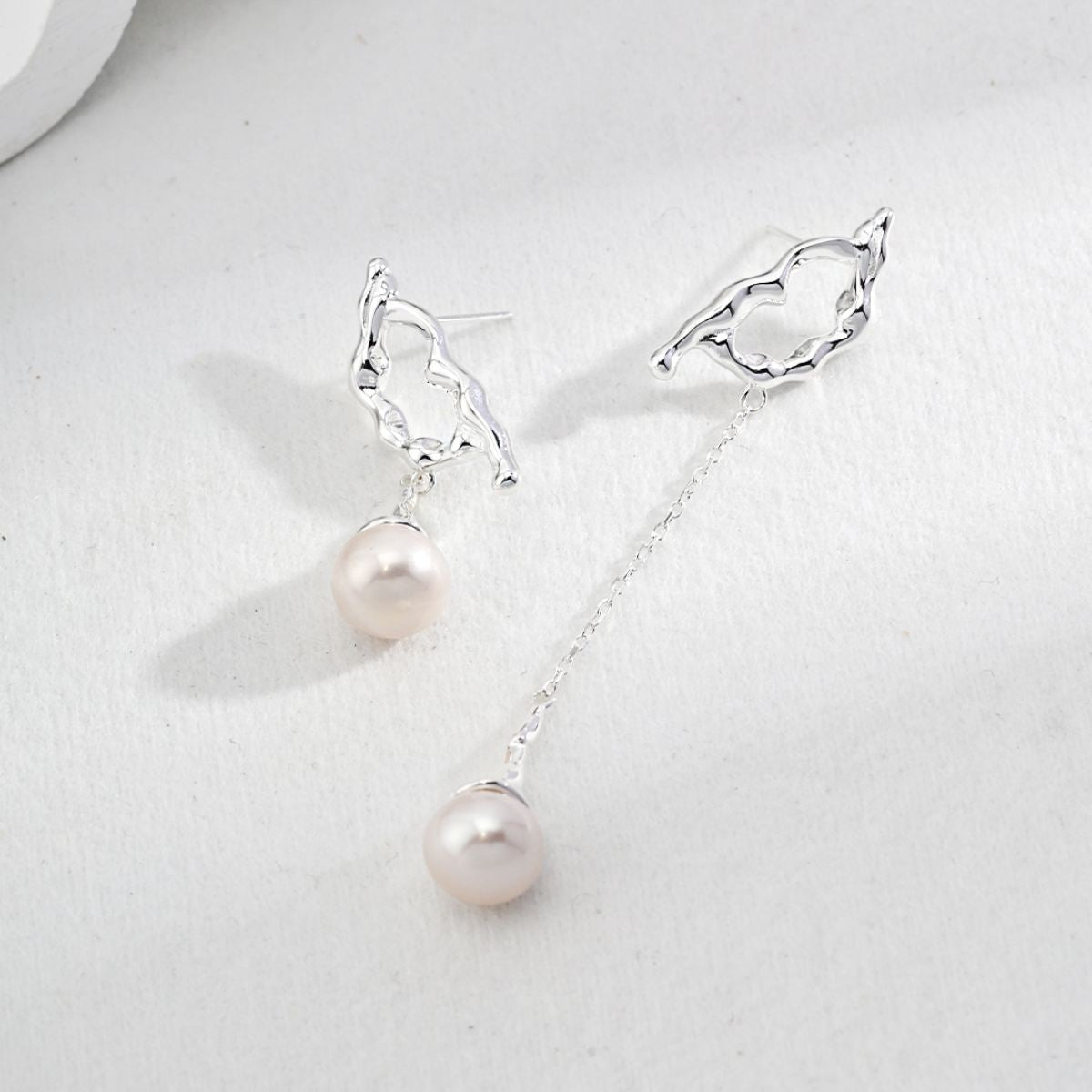 AB STYLE PEARL EARRINGSGIFTLISTEAB STYLE PEARL EARRINGSsterling silver, pearl, 18k gold vermeil, earrings