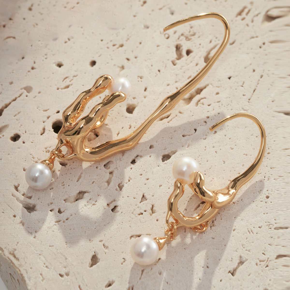 AB STYLE PEARL EARRINGSGIFTLISTEAB STYLE PEARL EARRINGSsterling silver, pearl, 18k gold vermeil, earrings