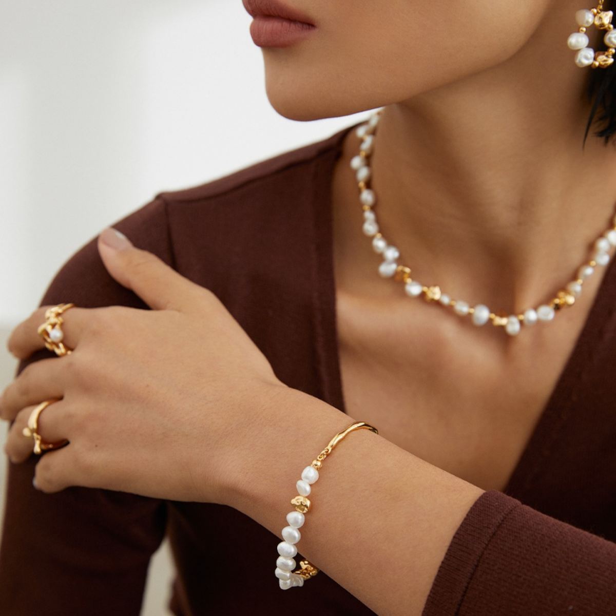 BAROQUE PEARL BRACELETGIFTLISTEBAROQUE PEARL BRACELETsterling silver, pearl, 18k gold vermeil, bracelet