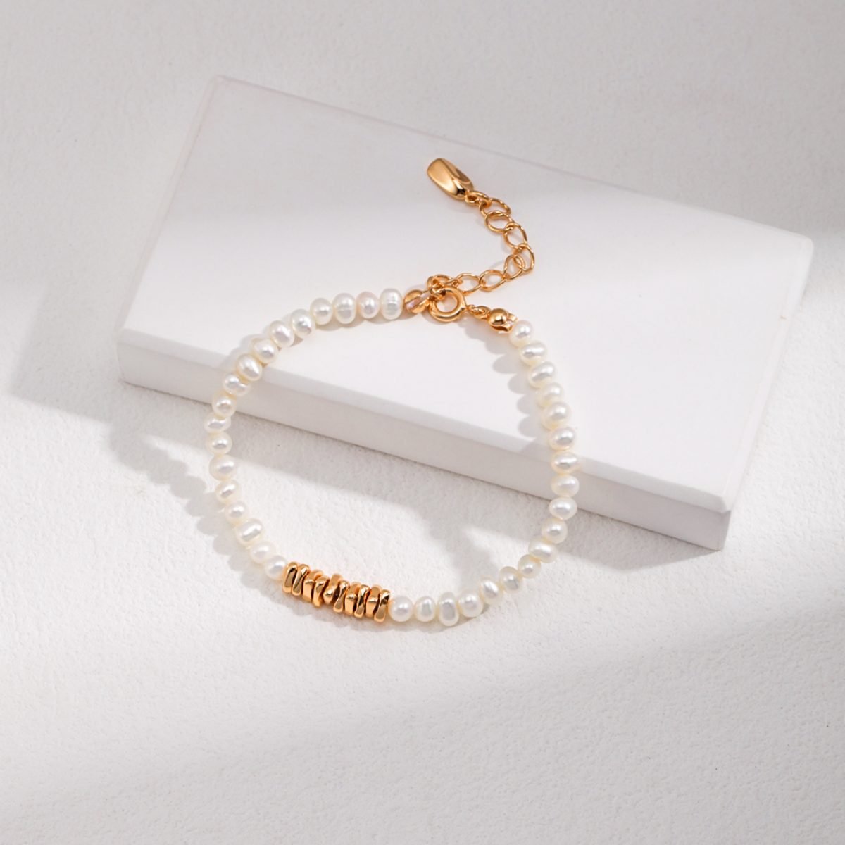 BAROQUE PEARL BRACELETGIFTLISTEBAROQUE PEARL BRACELETsterling silver, pearl, 18k gold vermeil, bracelet