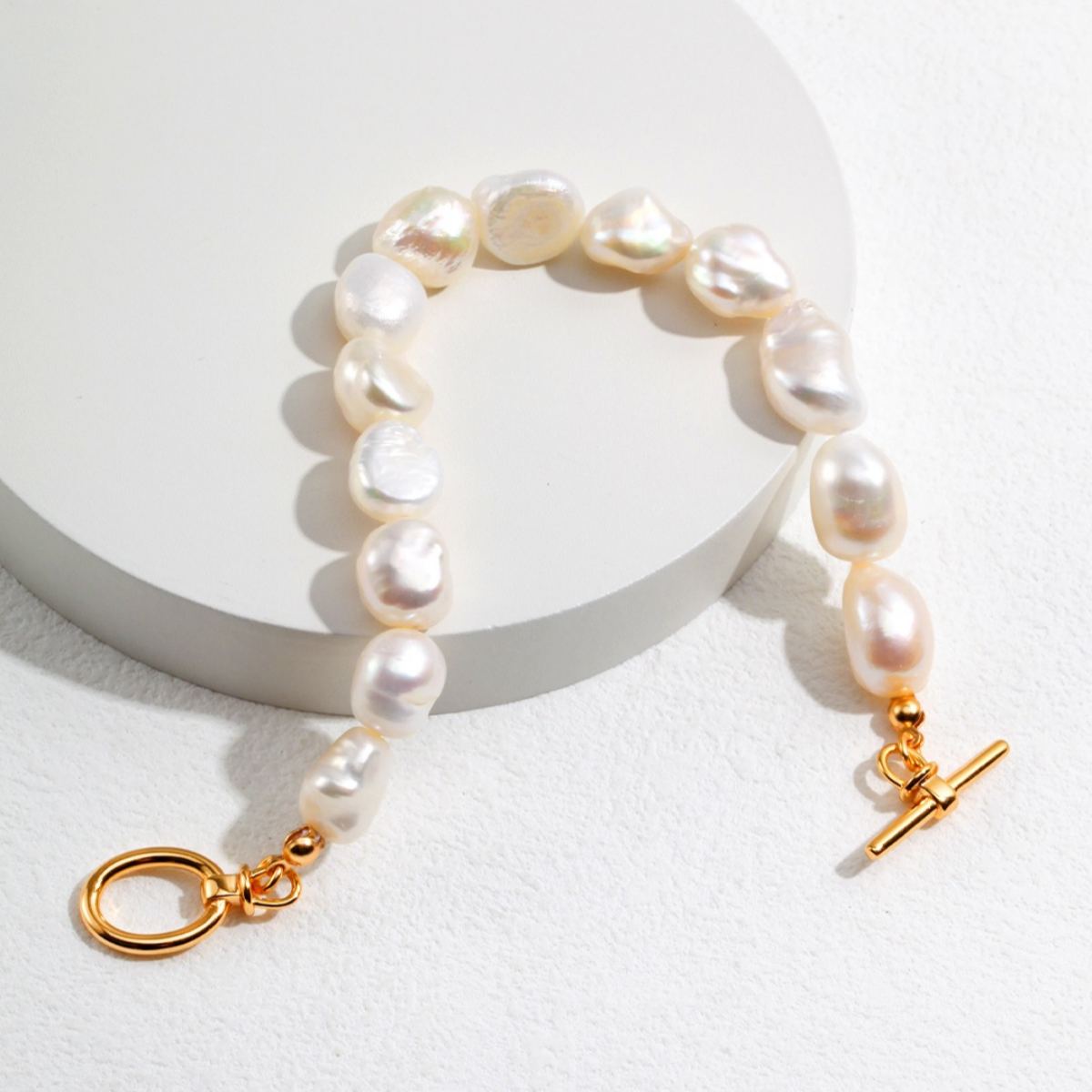 BAROQUE PEARL BRACELETGIFTLISTEBAROQUE PEARL BRACELETsterling silver, pearl, 18k gold vermeil, bracelet