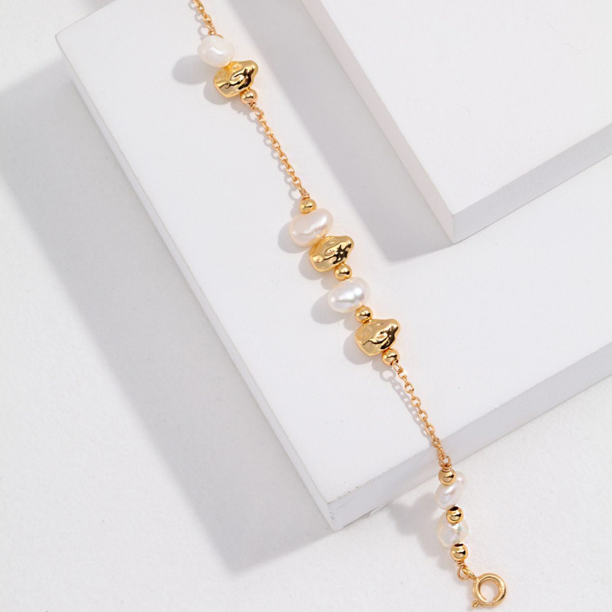 BAROQUE PEARL BRACELETGIFTLISTEBAROQUE PEARL BRACELETsterling silver, pearl, 18k gold vermeil, bracelet