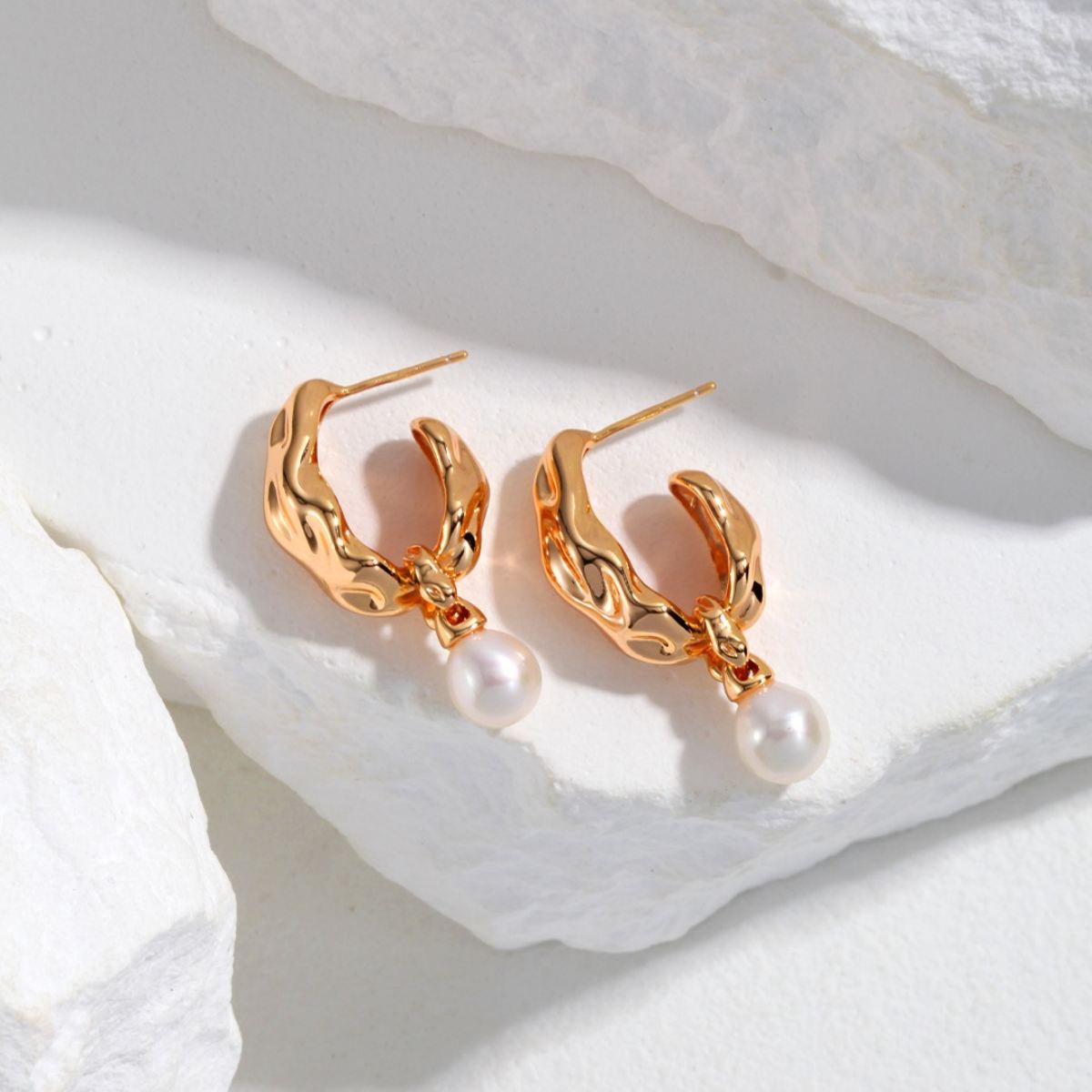 BAROQUE PEARL EARRINGSGIFTLISTEBAROQUE PEARL EARRINGSsterling silver, pearl, 18k gold vermeil, earrings