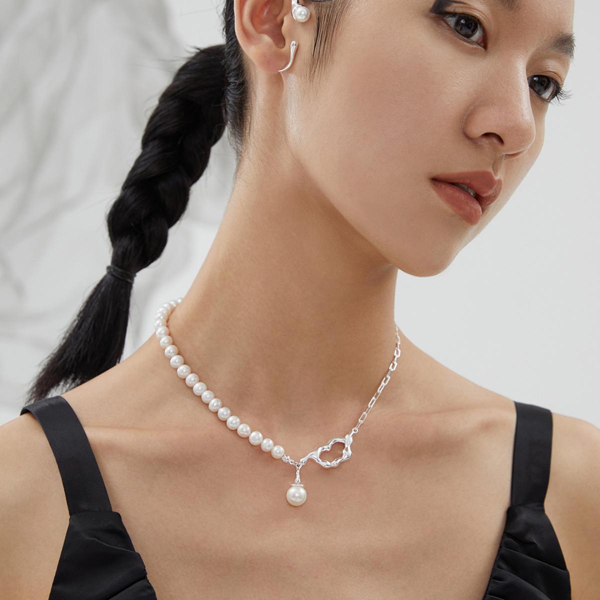 BAROQUE PEARL NECKLACEGIFTLISTEBAROQUE PEARL NECKLACEsterling silver, pearl, 18k gold vermeil, necklace