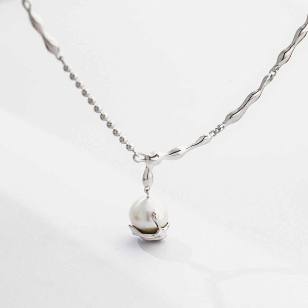 BAROQUE PEARL NECKLACEGIFTLISTEBAROQUE PEARL NECKLACEsterling silver, pearl, 18k gold vermeil, necklace