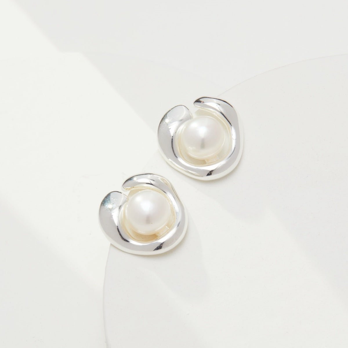 PEARL EARRINGSGIFTLISTEPEARL EARRINGSsterling silver, pearl, 18k gold vermeil, earrings