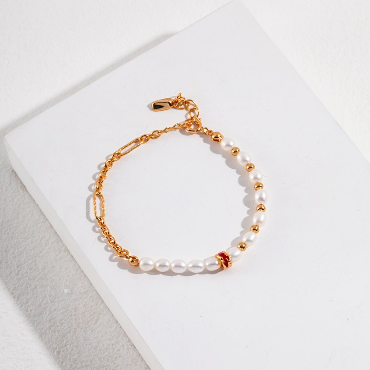 PEARL ENAMEL BRACELETGIFTLISTEPEARL ENAMEL BRACELETsterling silver, pearl, enamel, 18k gold vermeil, bracelet