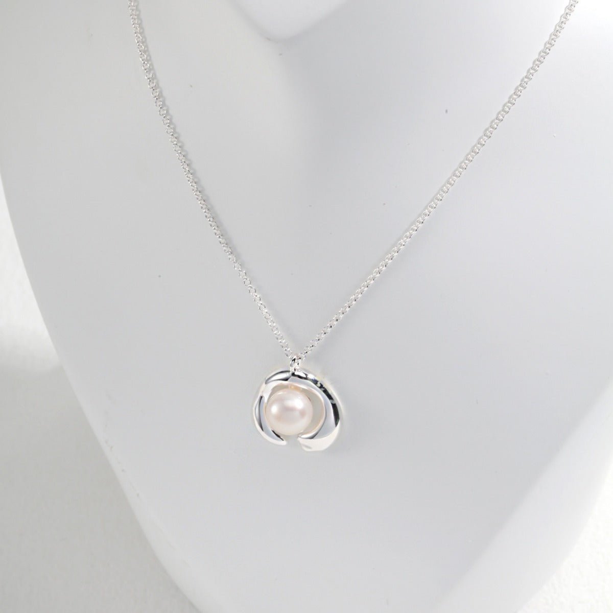 PEARL NECKLACEGIFTLISTEPEARL NECKLACEsterling silver, pearl, 18k gold vermeil, necklace