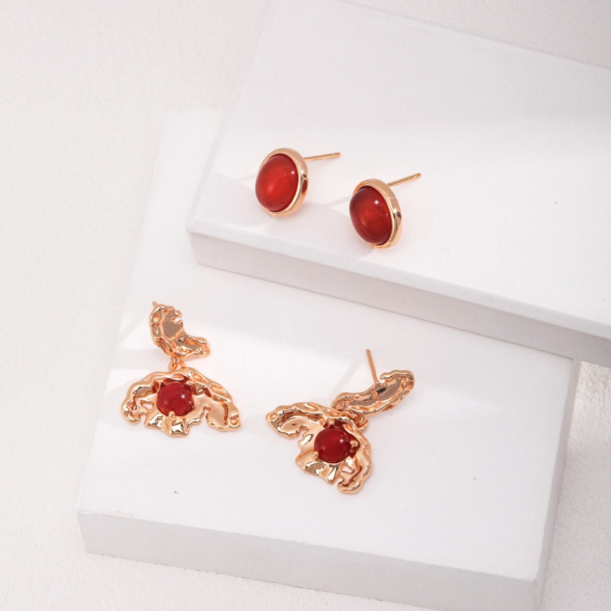 RED AGATE EARRINGSGIFTLISTERED AGATE EARRINGSsterling silver, agate, 18k gold vermeil, pendant