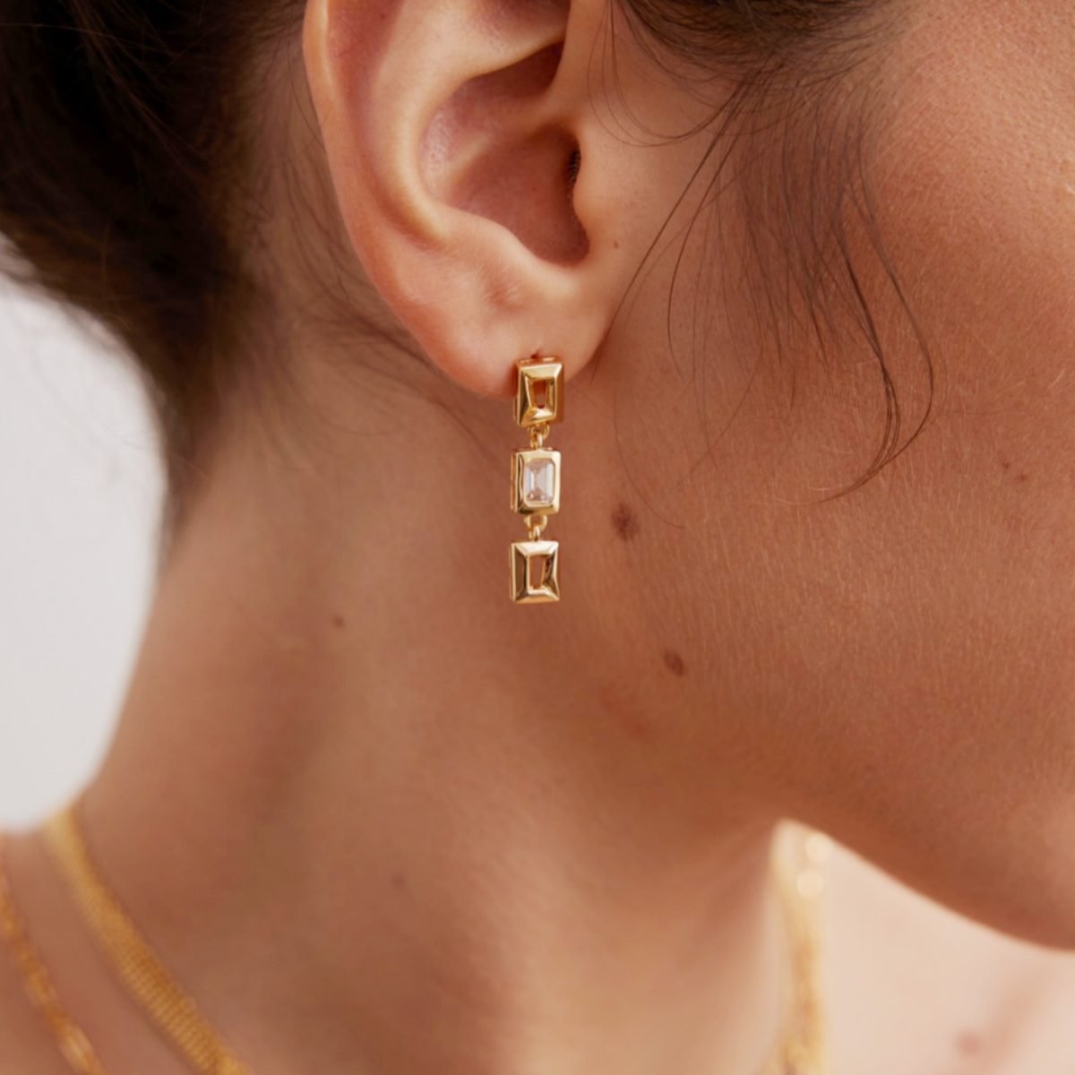 ZIRCON EARRINGSGIFTLISTEZIRCON EARRINGSsterling silver, zircon, 18k gold vermeil, earrings