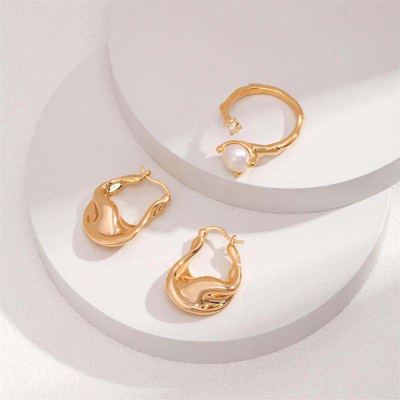 Fashionable Pearl Zirconia RingGiftListeFashionable Pearl Zirconia Ring18k, vermeil, gold, silver, ring, pearl, Zircon