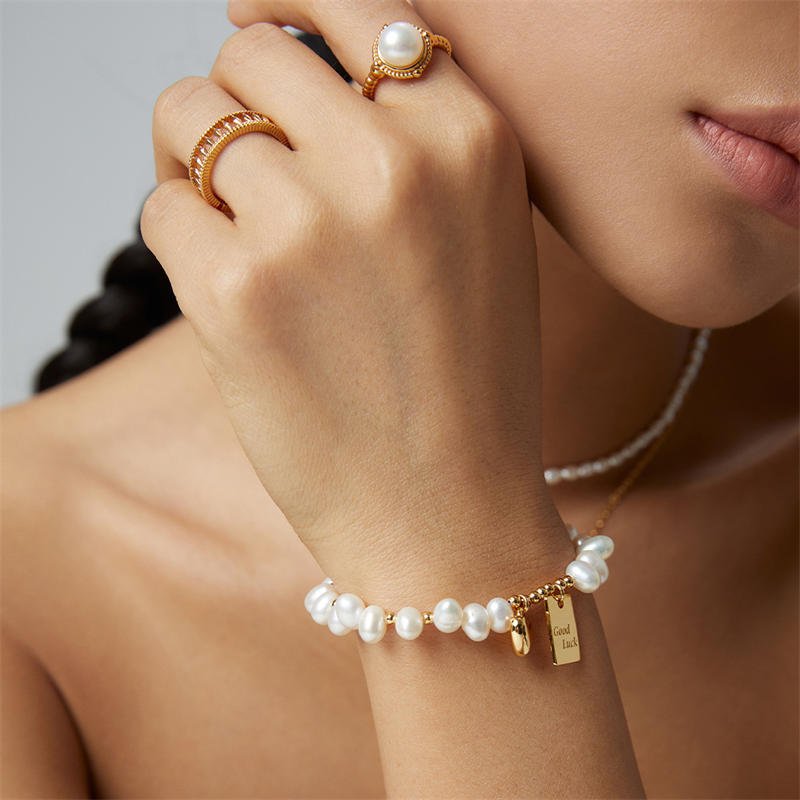 Lucky Pearl BraceletGiftListeLucky Pearl Braceletbracelet, pearl, 18k, vermeil, gold, silver, Pearls