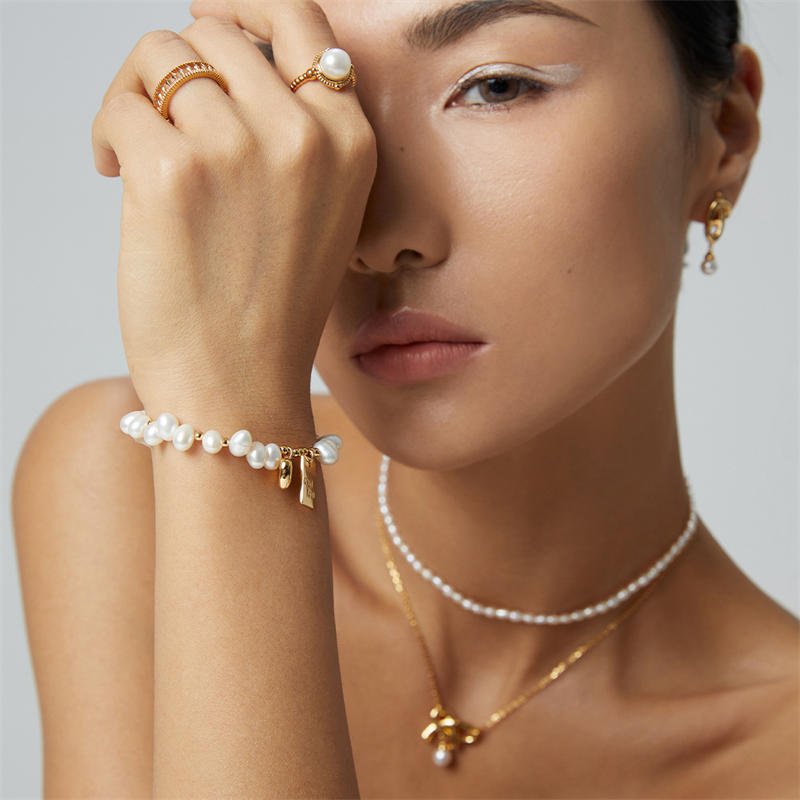 Lucky Pearl BraceletGiftListeLucky Pearl Braceletbracelet, pearl, 18k, vermeil, gold, silver, Pearls