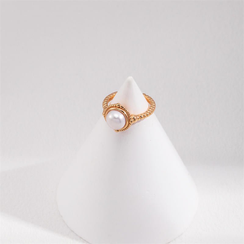 Noble & Elegant Pearl RingGiftListeNoble & Elegant Pearl Ring18k, vermeil, gold, silver, ring, pearl