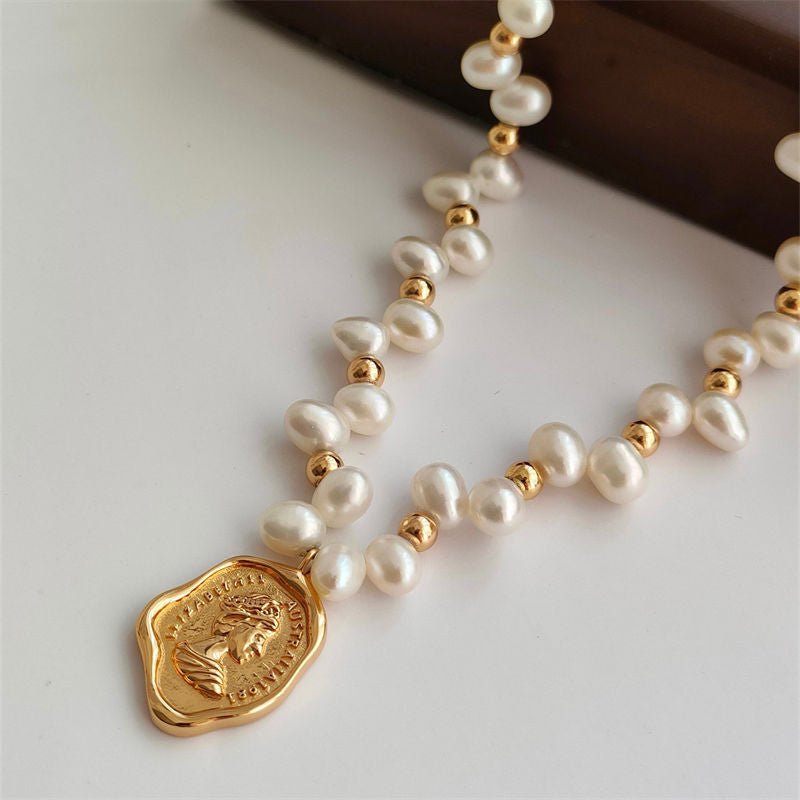 Queen's Seal NecklaceGIFTLISTEQueen's Seal Necklacenecklace, 18k, vermeil, gold, silver, pearl