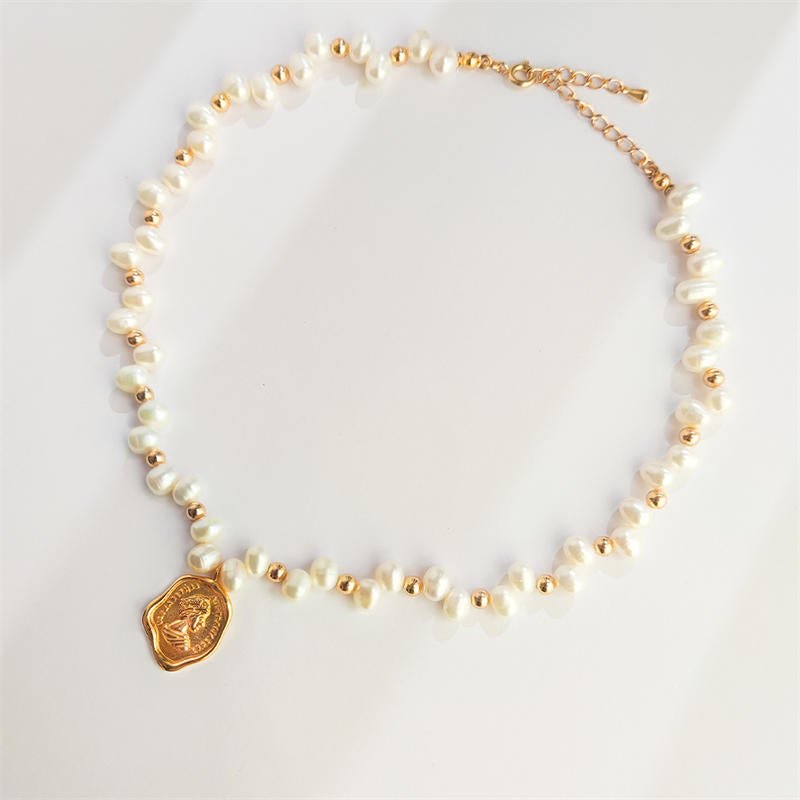 Queen's Seal NecklaceGiftListeQueen's Seal Necklacenecklace, 18k, vermeil, gold, silver, pearl